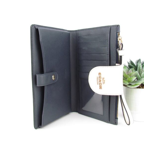 Coach Signature Colorblock Tech Phone Wallet - Picture 3 of 9